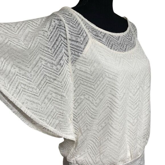 HeartSoul Ivory Zig Zag Knit Butterfly Blouson Top - Picture 2 of 6